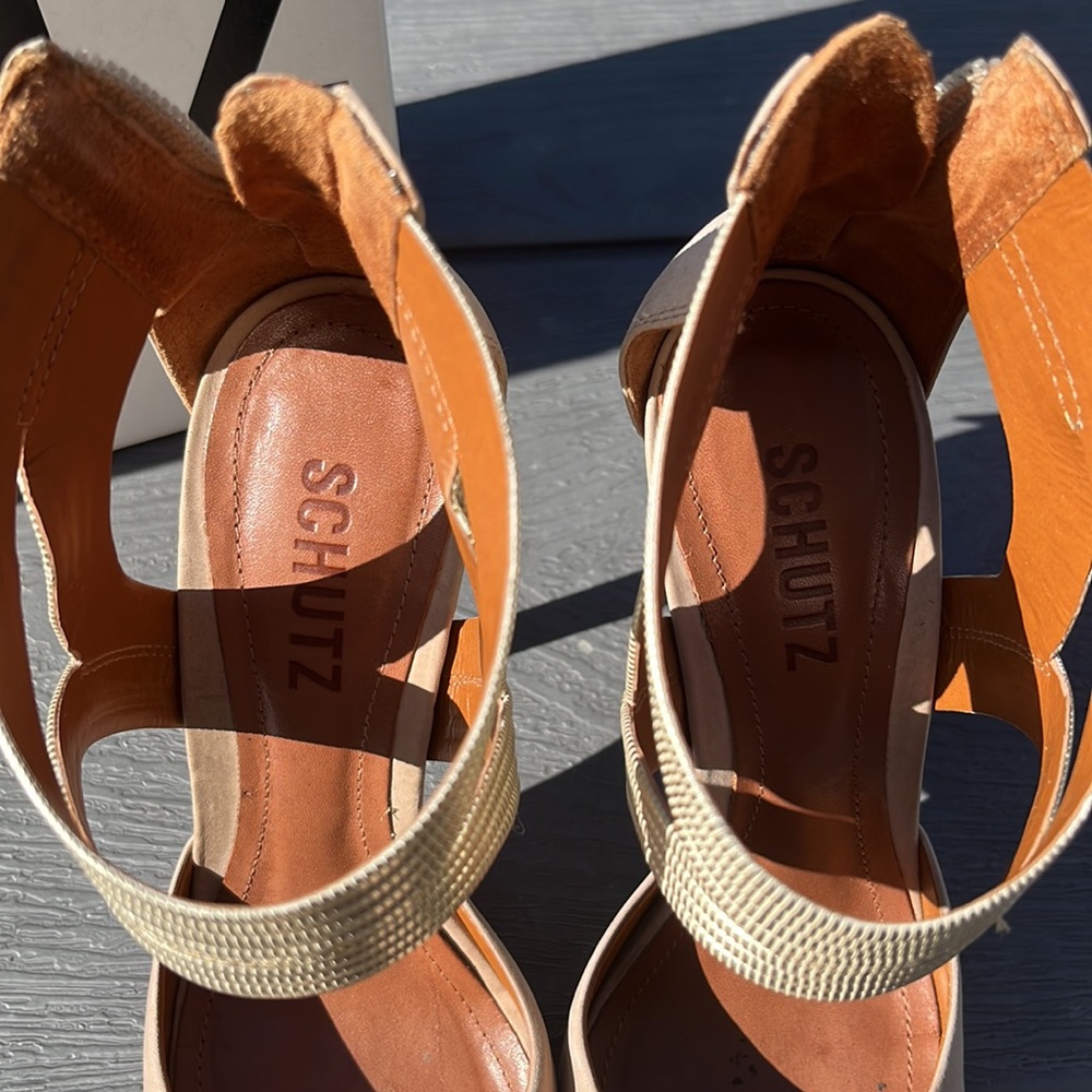 Schultz Pointed Heel - image 2